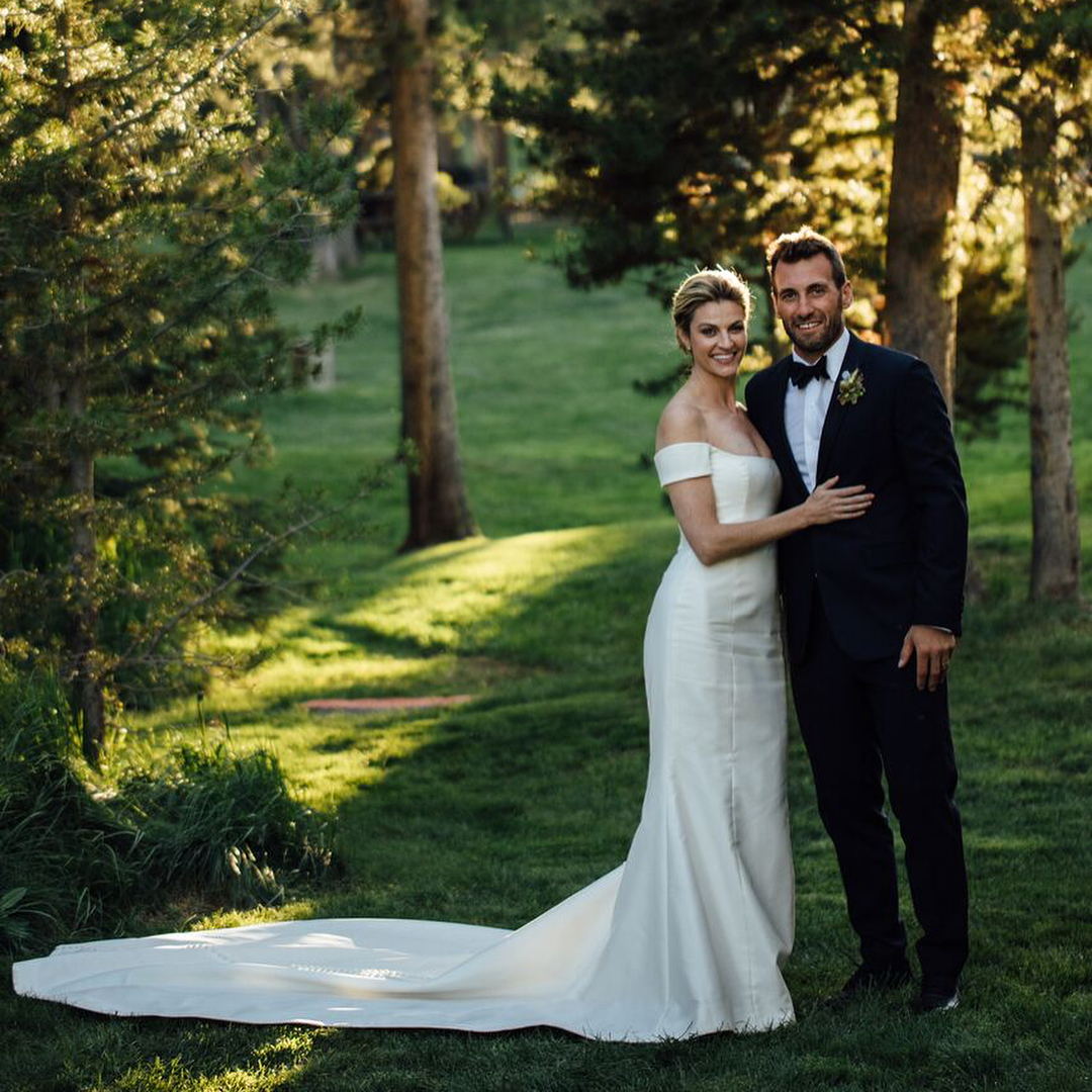 Erin Andrews and Jarret Stoll's "fairytale" wedding See the