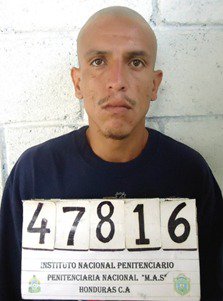 El Valiente lider de la 18 asesinado Alias El Valiente supuesto líder de la 18 fue asesinado, la policía lo mostró como un logro.