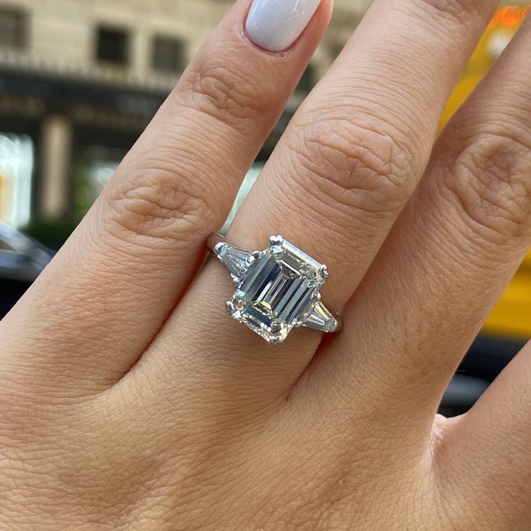 3 Ct Nhẫn Emerald Chỉ Còn Duy Nhất 1 Cái! Nhấn Vào Xem Ngay!
