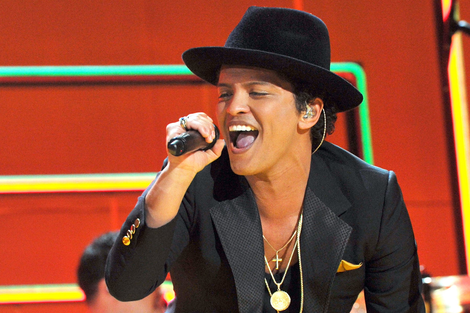 Bruno Mars Net Worth Everyone Want to Know His Early Life, Career