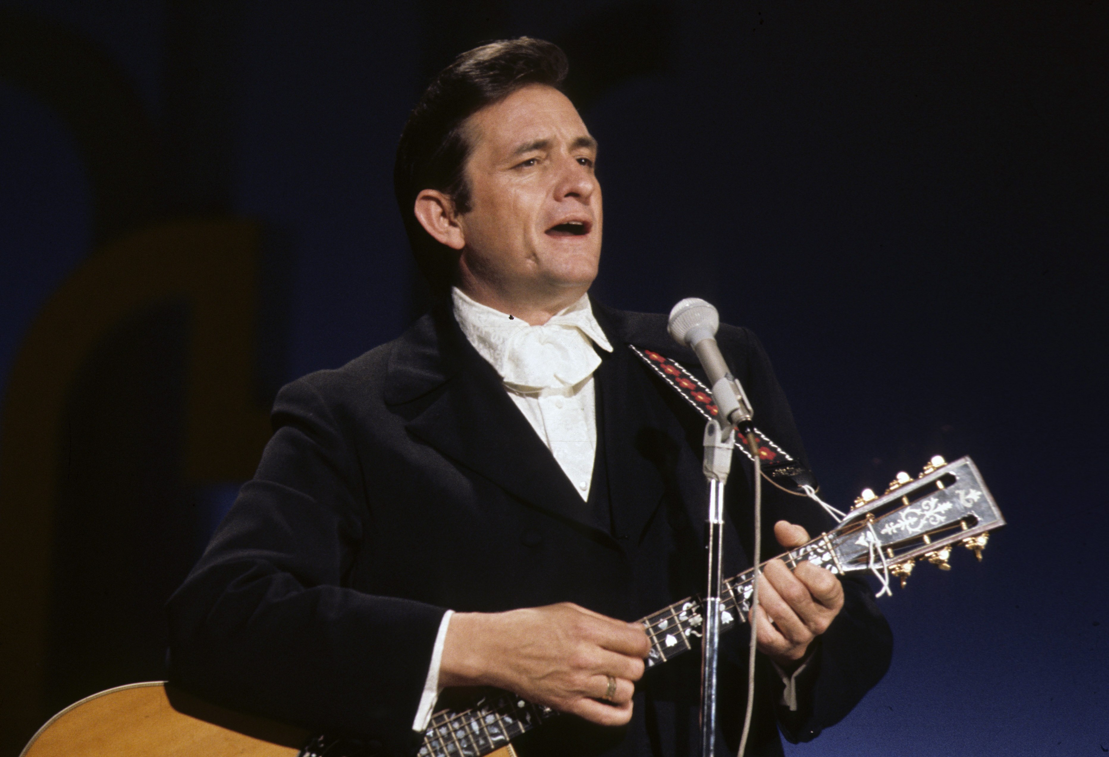 Flashback See Johnny Cash's StyleDefining 'Man in Black' in 1971