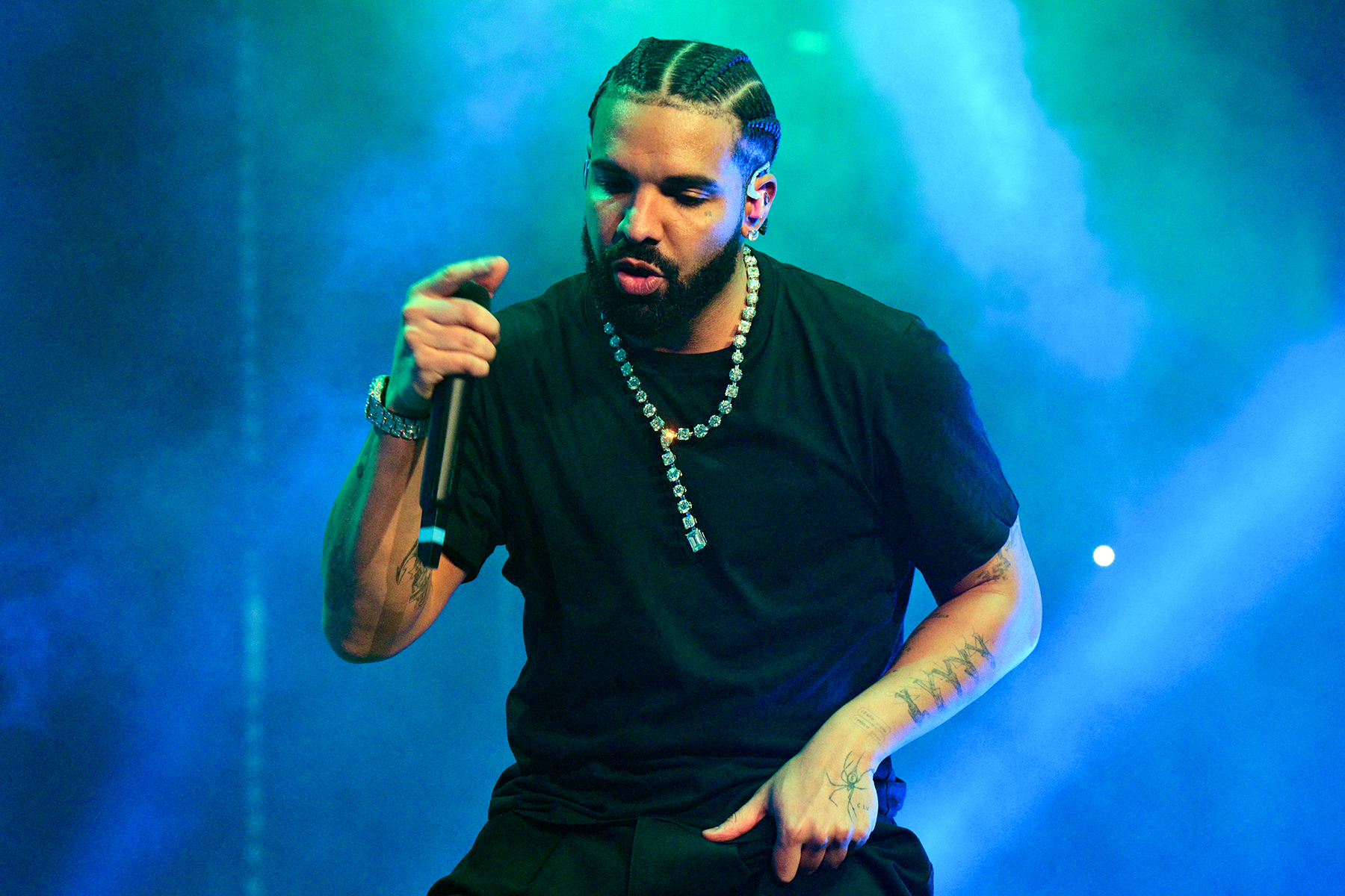 Drake Announces First North American Arena Tour in Five Years ‘It’s All