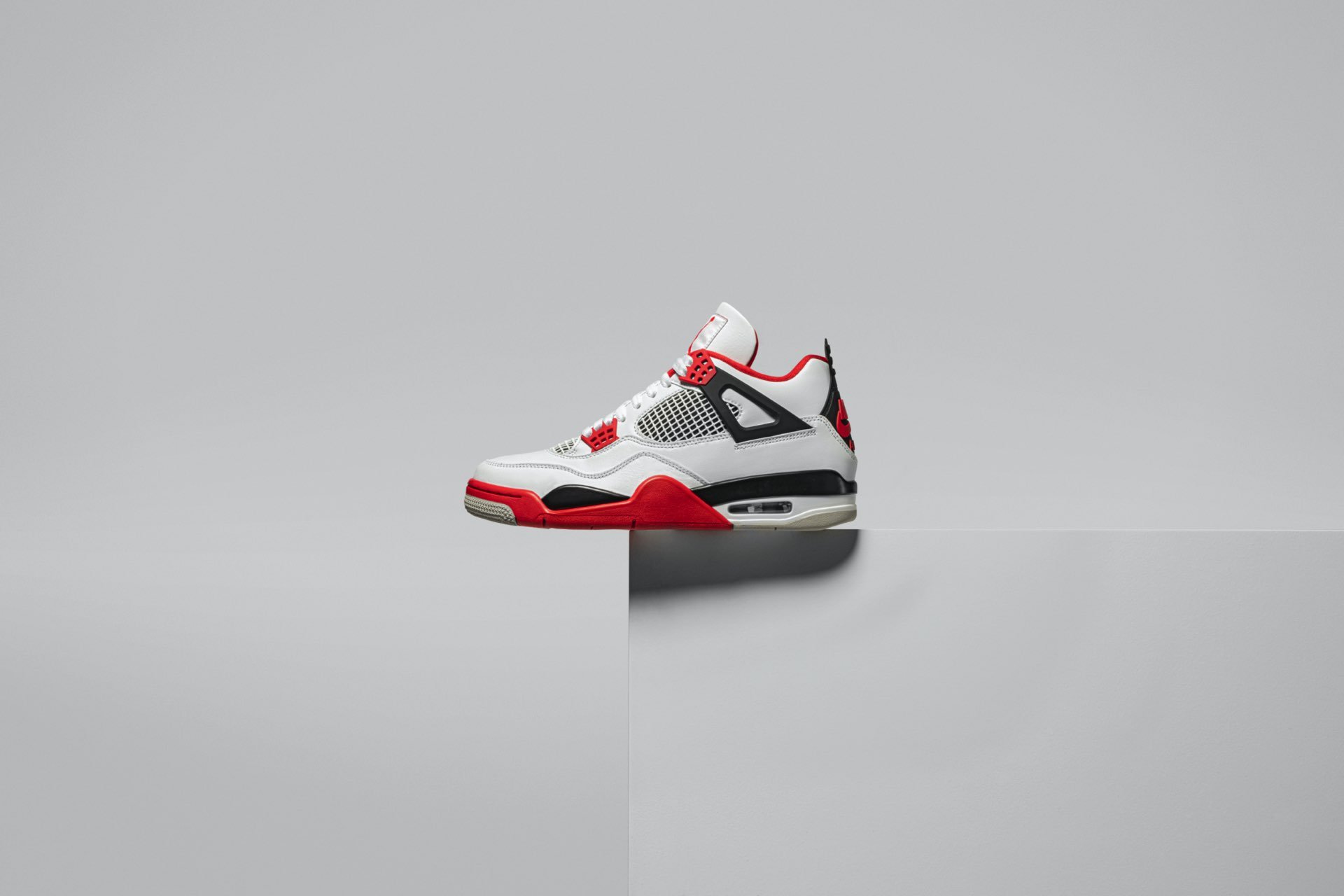 Air Jordan 4 Fire Red 4 Jordan I Love Sneakers Air Jordan 4 Fire Red 4 - Jordan I Love Sneakers