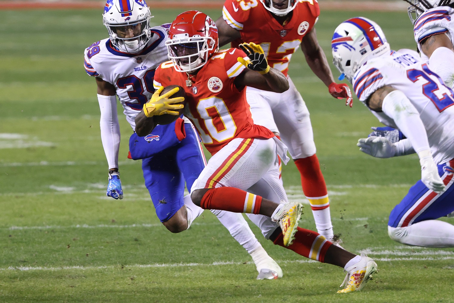 Tyreek Hill vs. Scotty Miller Which Super Bowl 55 Receiver Is Faster?