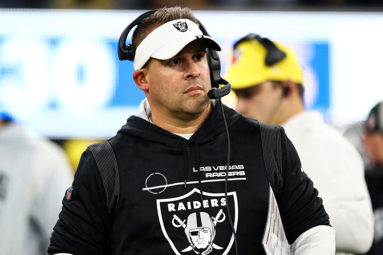 Despite Heavy Criticism, Josh McDaniels Has a Fan in Former Patriots