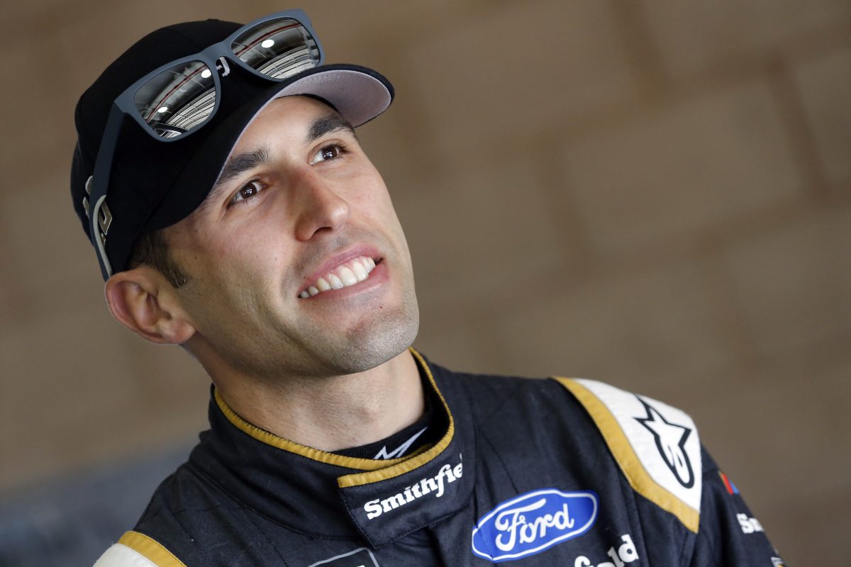 ARIC ALMIROLA 2018 Kansas I Race Advance The Official StewartHaas