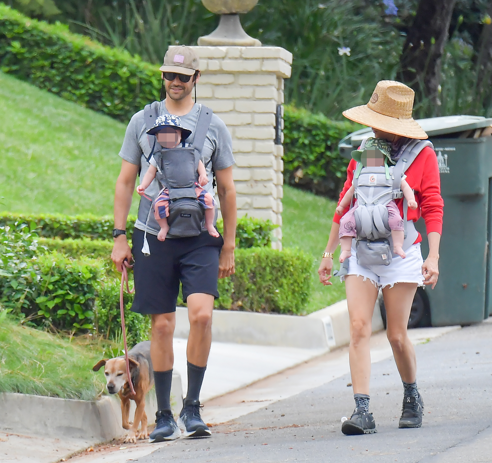 Kristen Wiig and fiancé Avi Rothman secretly twins via