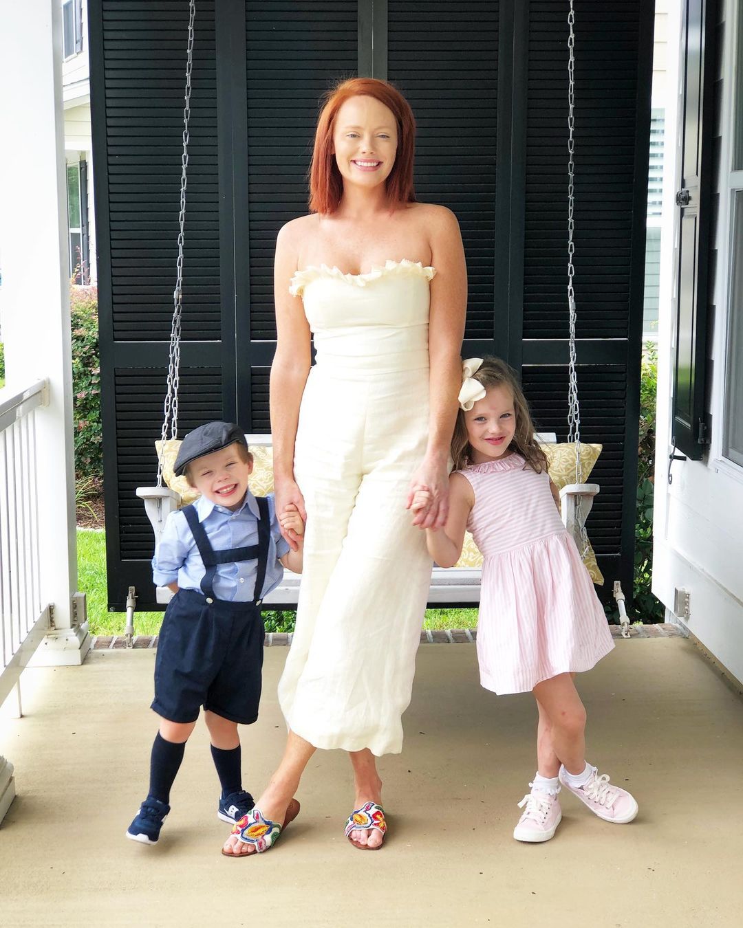 Southern Charm's Kathryn Dennis poses in a bikini in unretouched photo