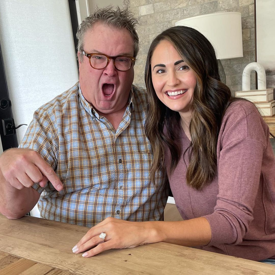 Who is Eric Stonestreet's girlfriend Lindsay Schweitzer? The US Sun