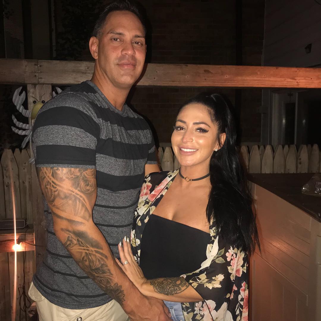 Jersey Shore star Angelina Pivarnick fuels split rumors from husband