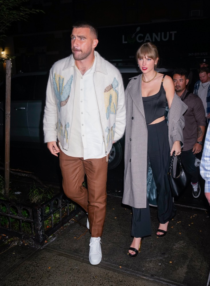 Taylor Swift and Travis Kelce spotted on PDApacked date at dinner in