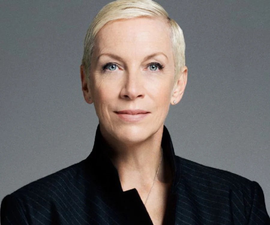 Annie Lennox Biography Facts, Childhood, Family Life & Achievements