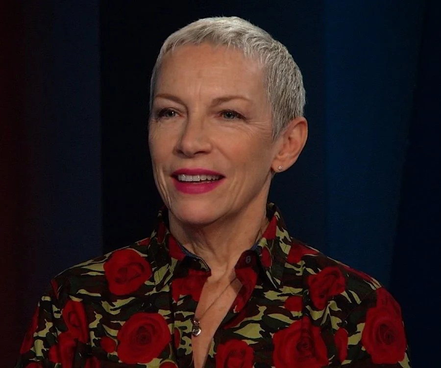 Annie Lennox Biography Facts, Childhood, Family Life & Achievements
