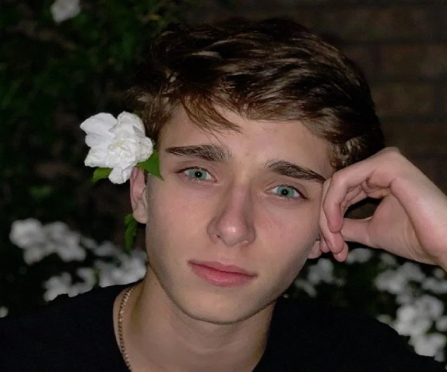 Josh Richards Personality) Biography Facts, Childhood