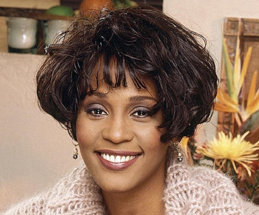 Whitney Houston Biography Facts, Childhood, Family Life & Achievements