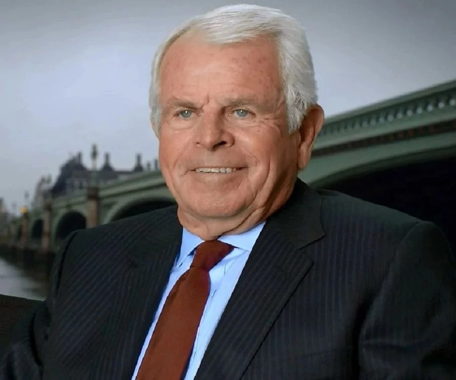 William Devane Biography Facts, Childhood, Family Life & Achievements