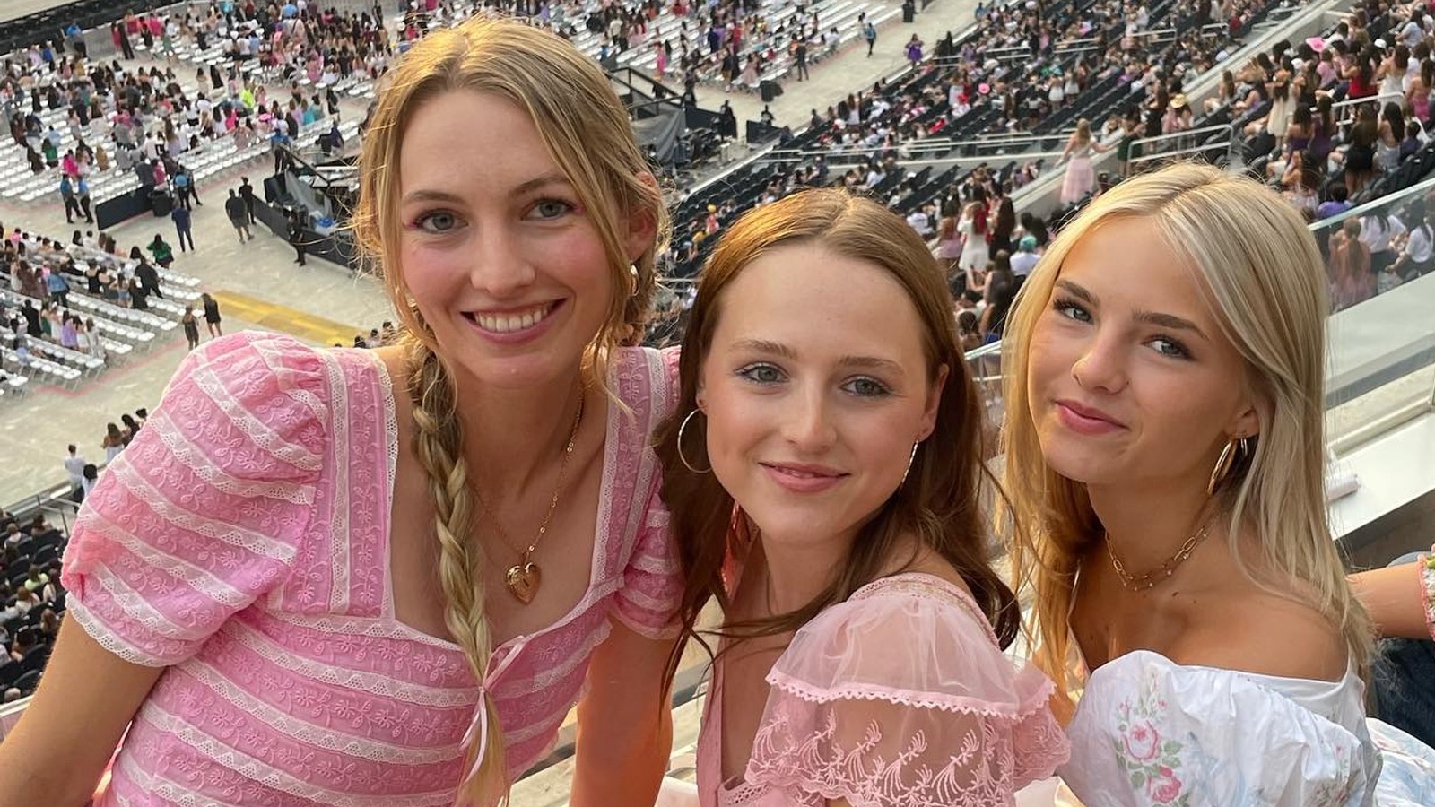 Jennie Garth's Daughters Have Grown Up To Be 247 News Around