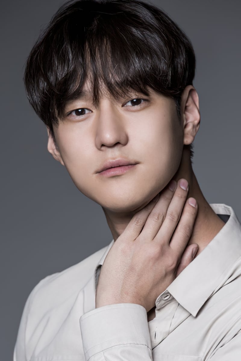 Go Kyungpyo Profile Images — The Movie Database (TMDB)