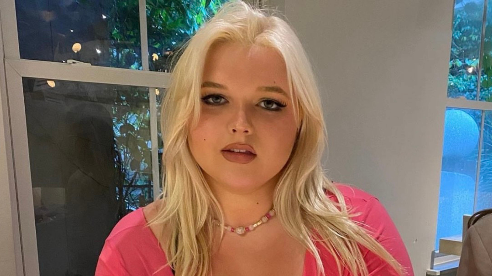 I'm a hot plussized babe I wear 'fat' insults like a badge of honour, trolls don't bother me