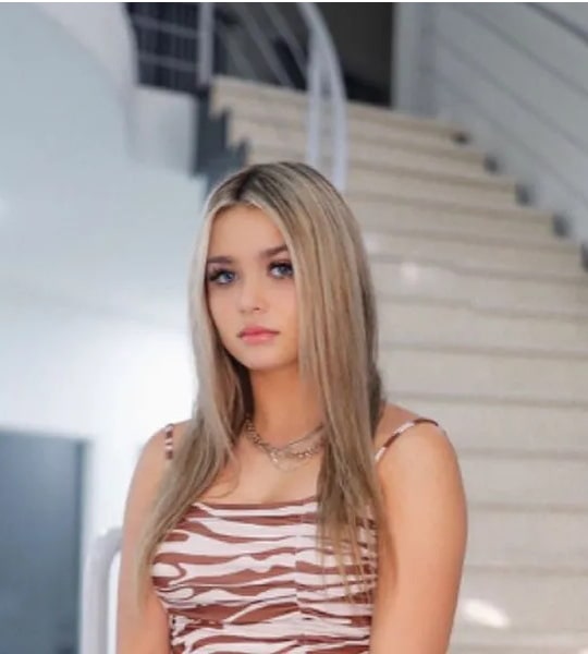 Ava Monpere Age, Net Worth, Boyfriend, Family, Sister and Biography