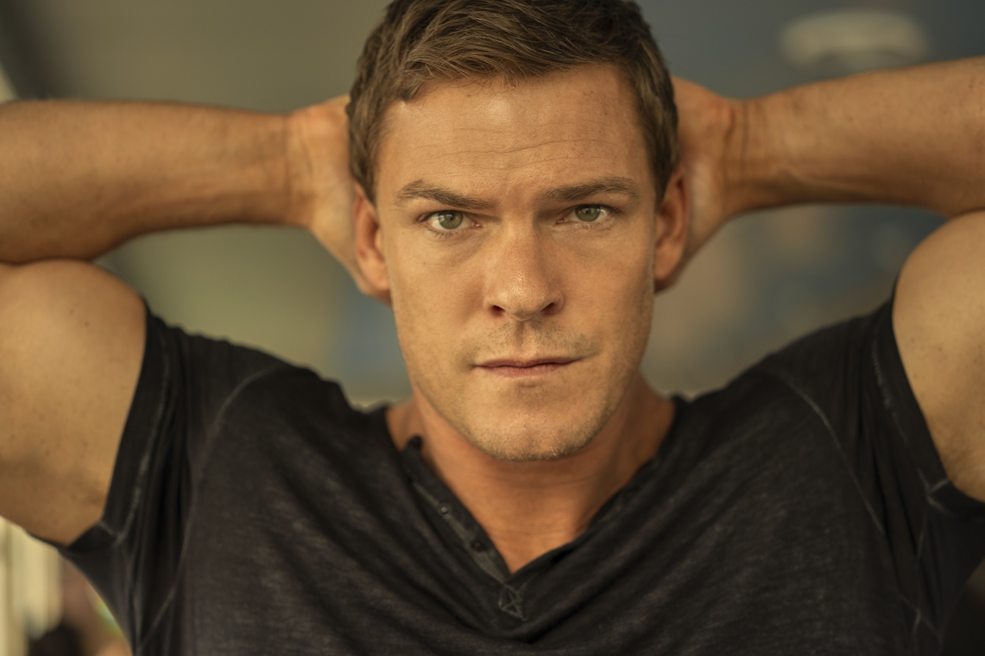 'Reacher' Alan Ritchson Kicks Butt as Jack Reacher in First Look (VIDEO)