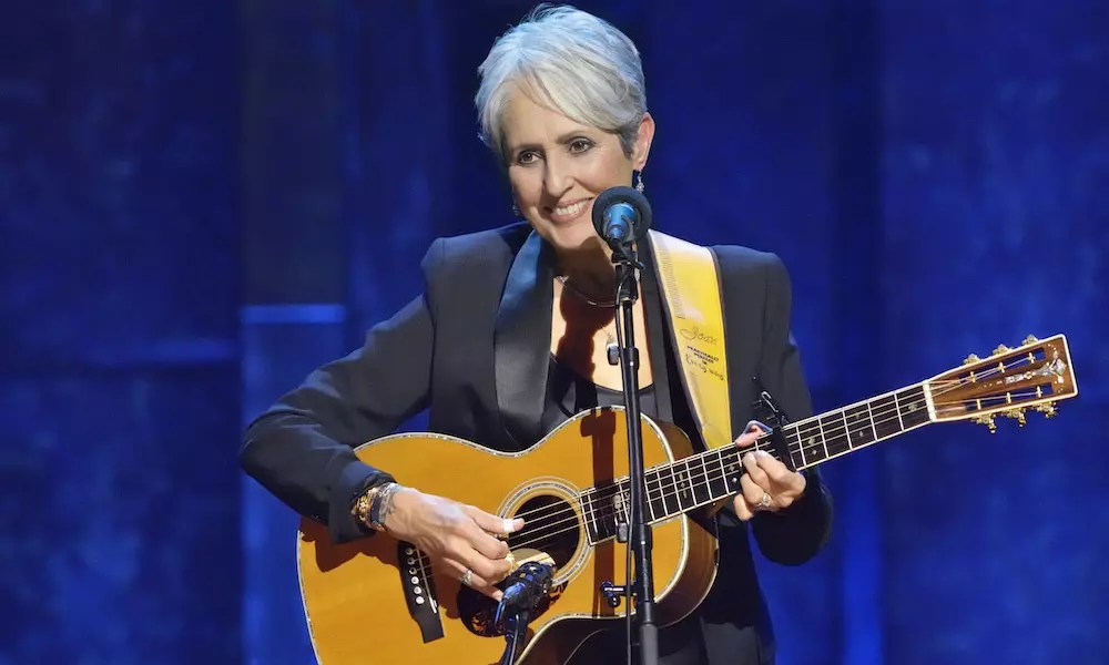 Joan Baez Sings ‘Hello In There’ For Ailing John Prine uDiscover