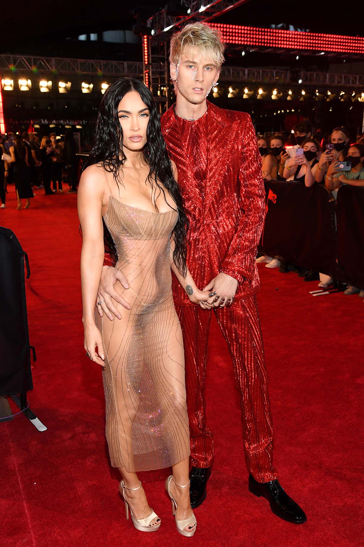 VMAs 2021 Machine Gun Kelly, Megan Fox Hold Hands Us Weekly