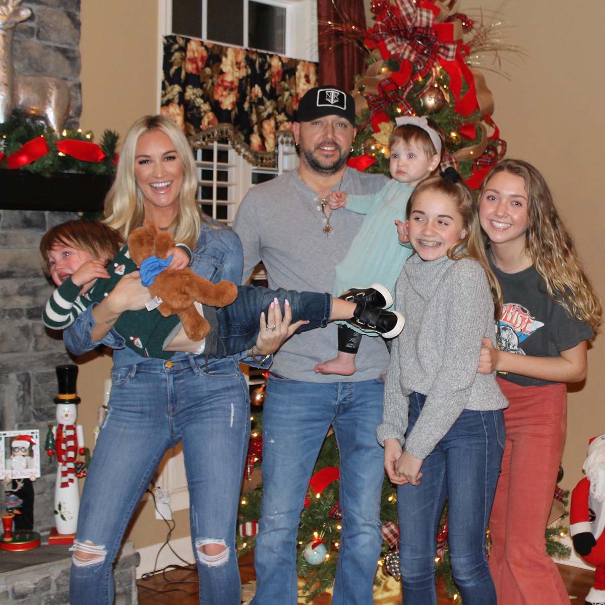 Jason Aldean’s Blended Family 4 Kids With Wife Brittany, Ex Jessica