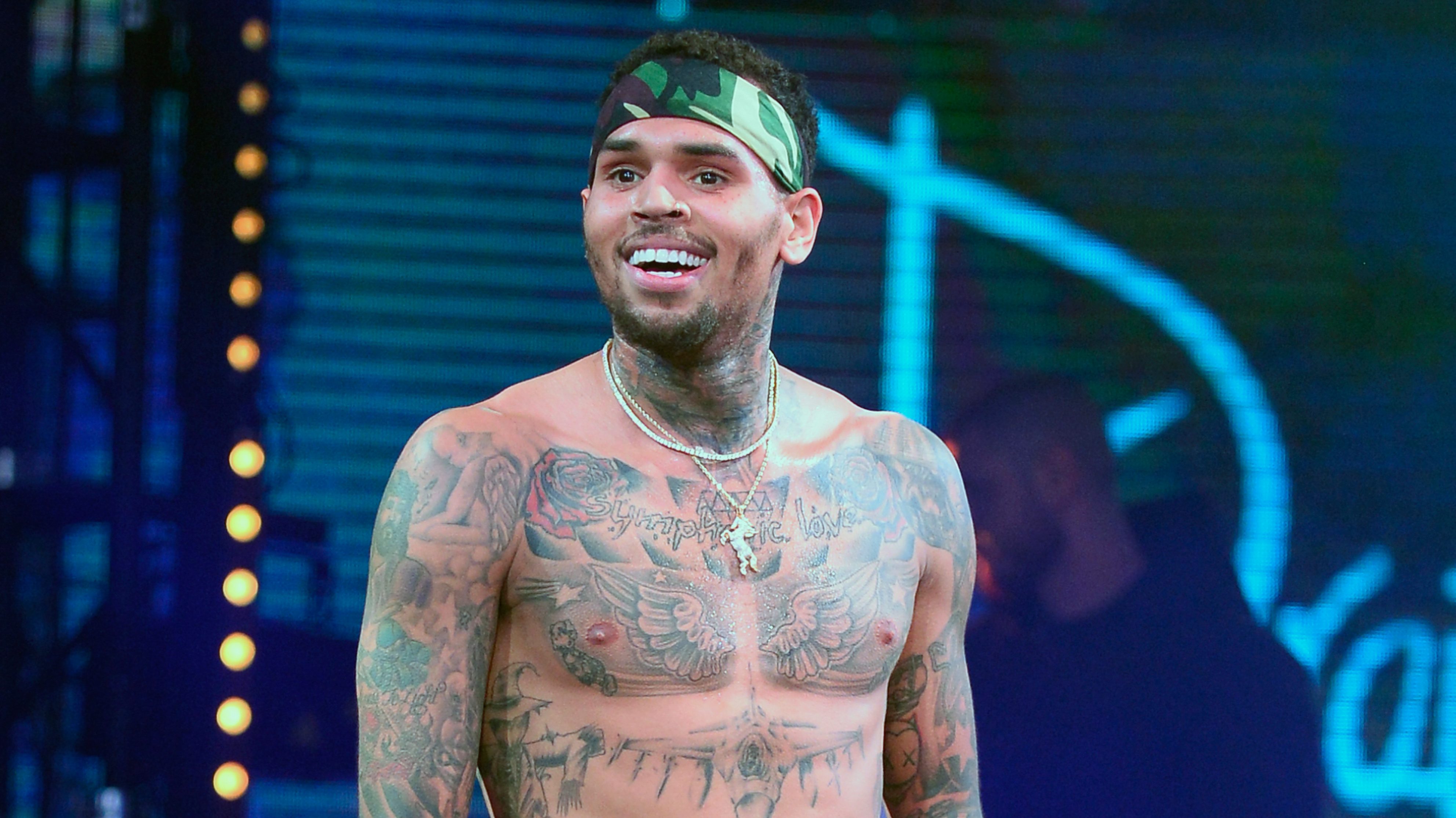Chris Brown Shares Release Date And Cover Art For New Album, ‘Breezy