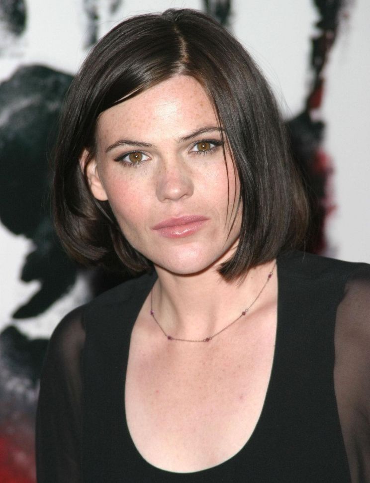 Clea DuVall's Biography Wall Of Celebrities