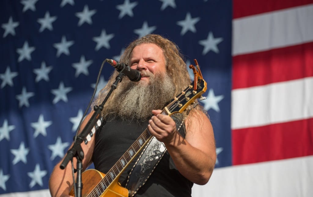 Jamey Johnson Releases Moving Cover Of “America The Beautiful