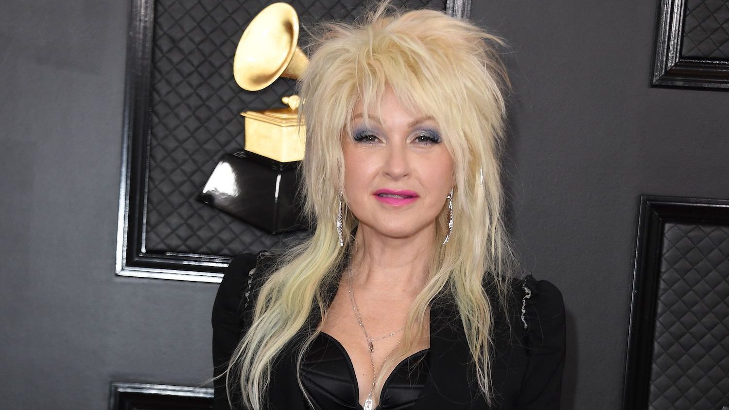 The Secret to Cyndi Lauper's Glowing Grammys Skin