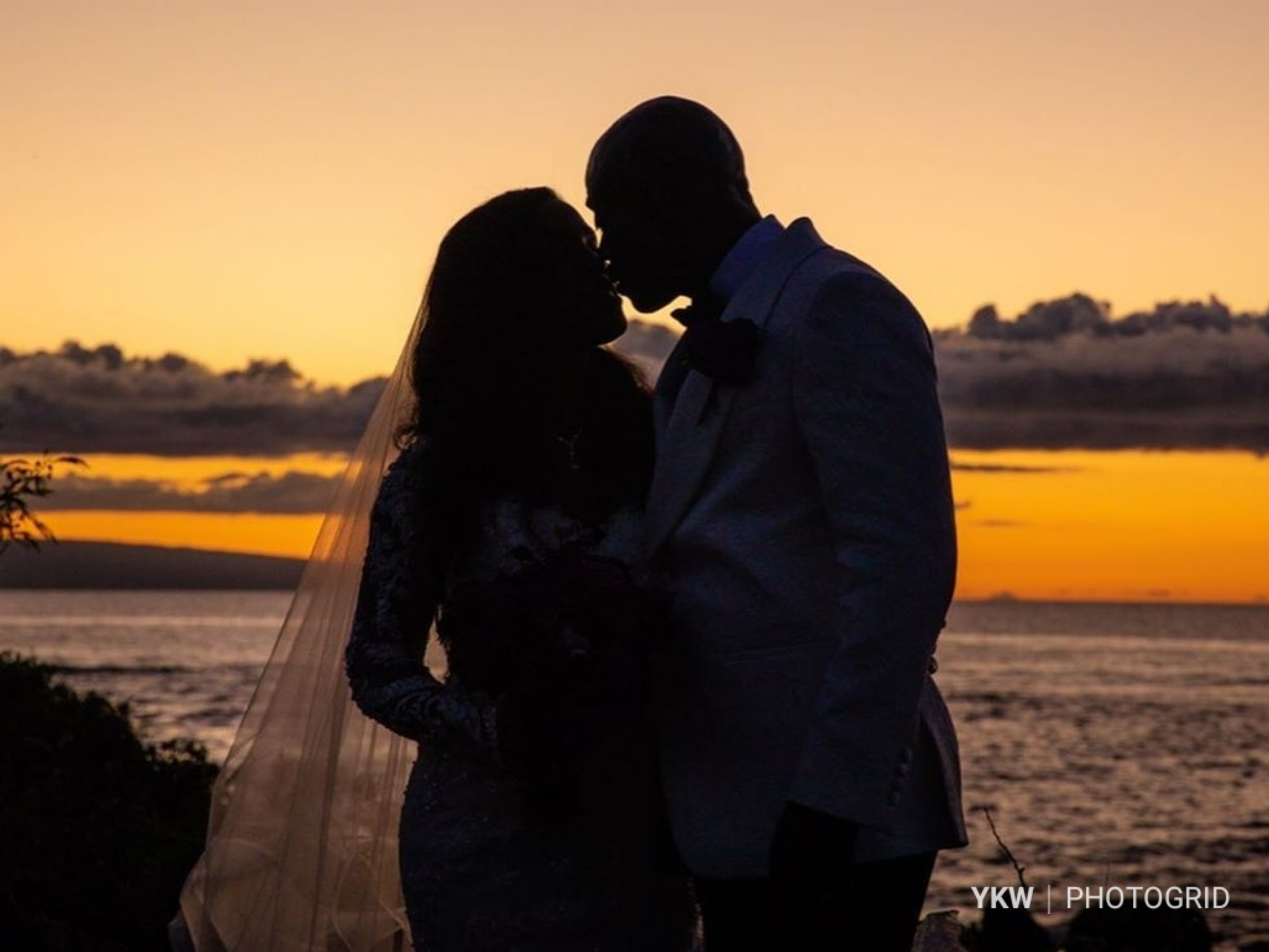 Singer Kem Reveals He's A Married Man And Shares A Glimpse Of His Maui