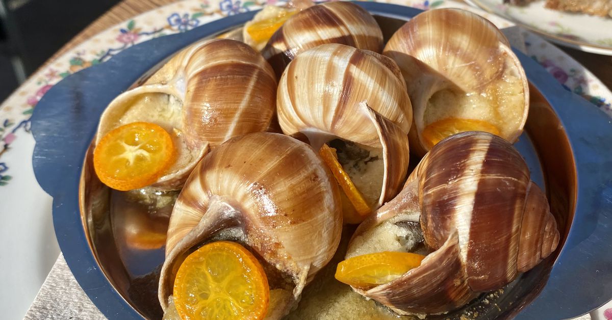 Why Temescal S Neighbors Are Mad At Popular East Bay Natural Wine Bar And Restaurant Snail Bar California News