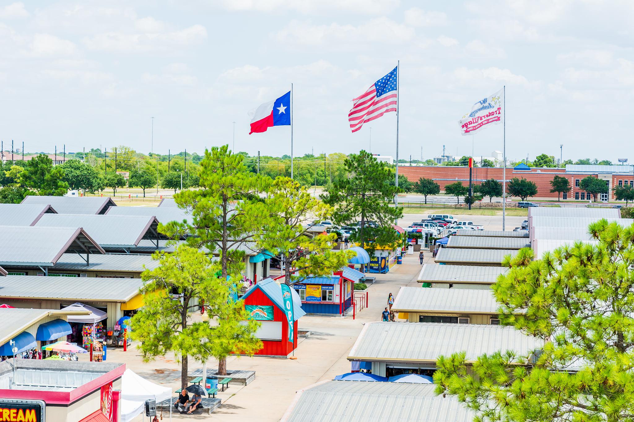 Houston Food Bank Distributes Groceries To 1 000 Families In Traders Village Texas News