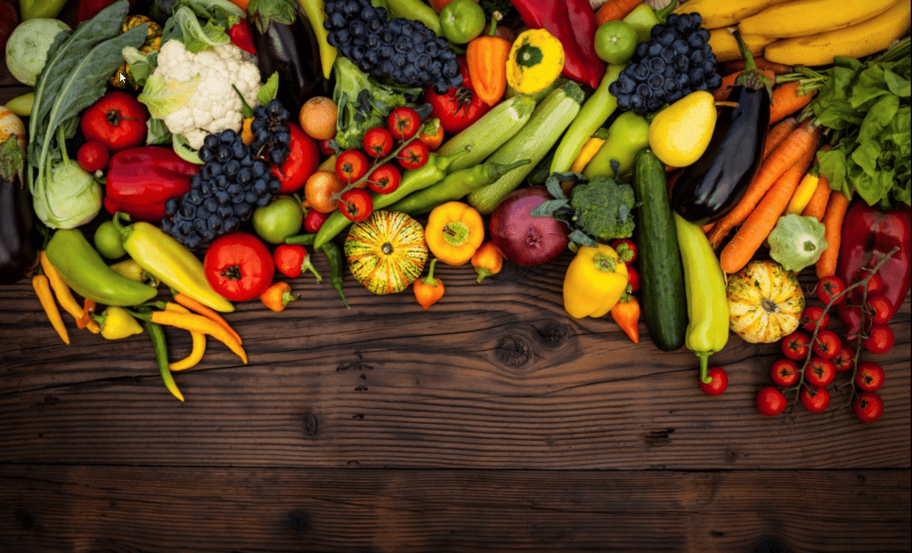 Provisão - Verduras e legumes em cima da mesa