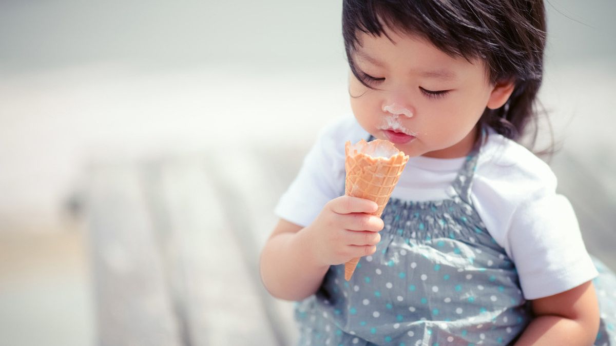 Video Lucu Anak Makan Es Krim