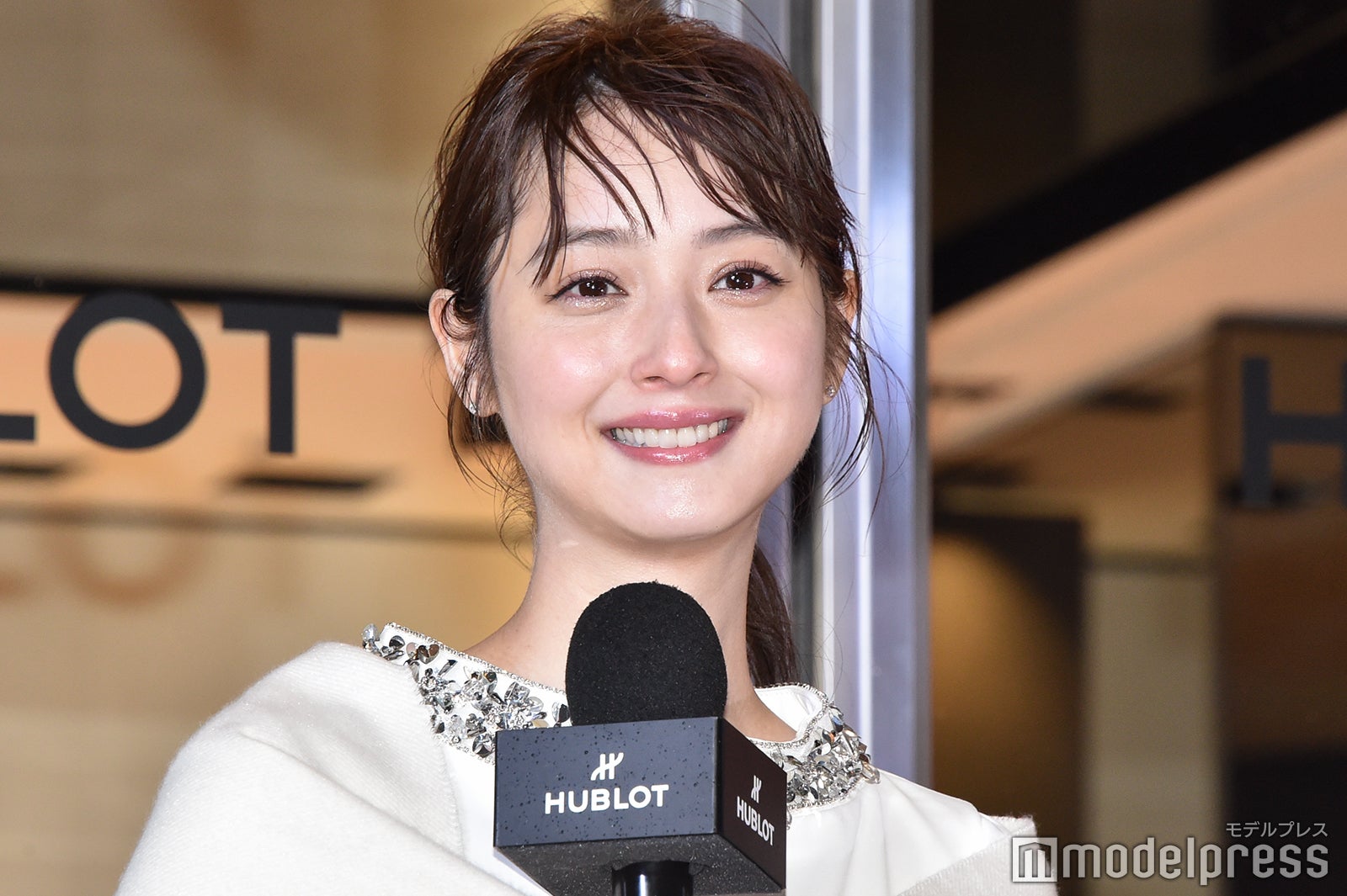 佐々木希 第2子妊娠を報告 家族みんなで喜んでおります モデルプレス