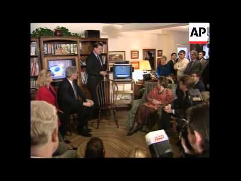 USA: BILL CLINTON URGES PARENTS TO PRESS FOR A TV...