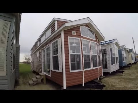 2016 QUAILRIDGE 40MLFD 3T PARK MODEL RV "Tiny House"