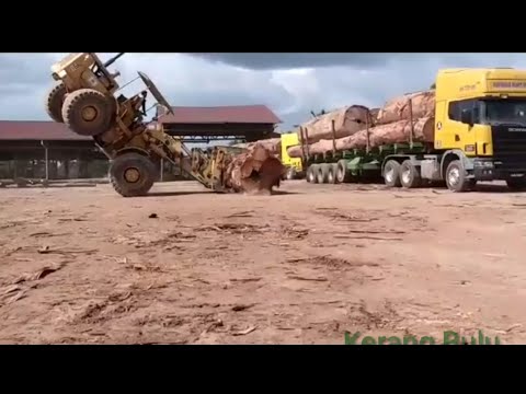 Awesome Operator | Old CATERPILLER | Small Shovel Big...