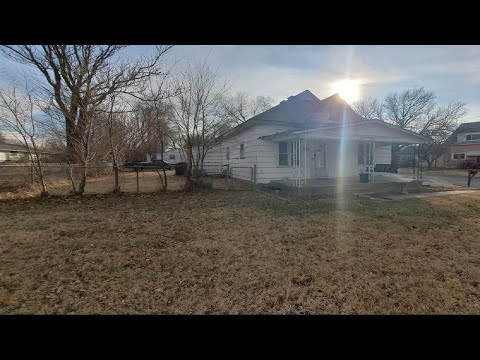 1001 E 1st St, Newton, KS Presented by The Roy Group -...