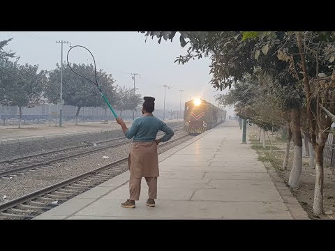 Pakistan Railways Manual Signal System || Trains...
