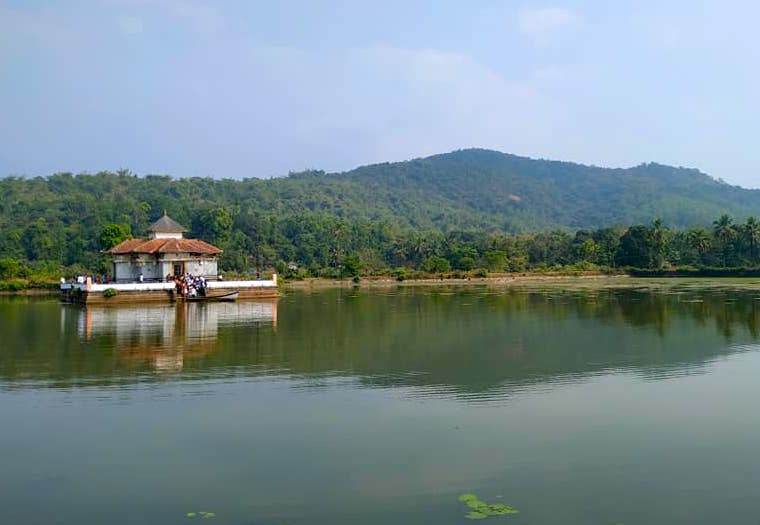 Varanga Jain Temple | Varanga Lake (Kere) Basadi | Varanga Temple | Varanga Jain Mutt