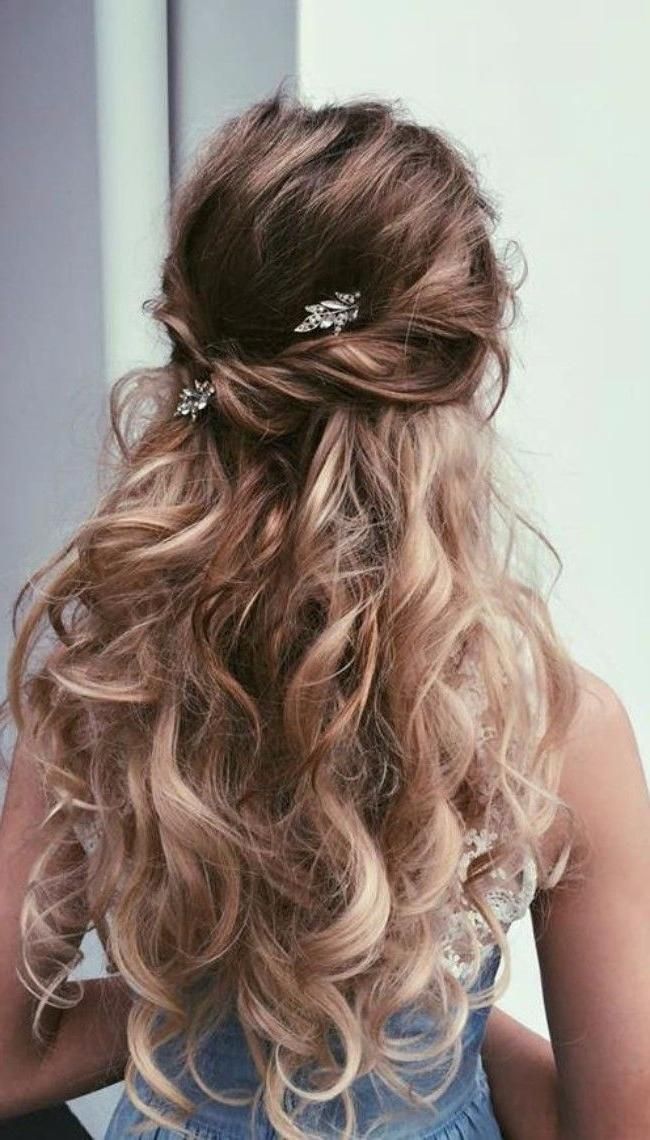 Featured Photo of Curly Long Hairstyles For Prom
