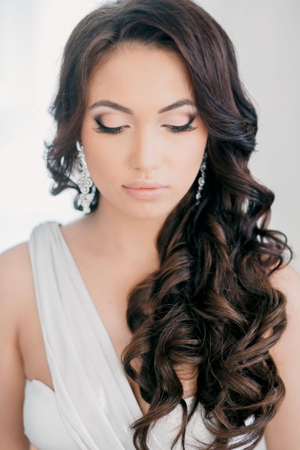 Featured Photo of Down To The Side Wedding Hairstyles