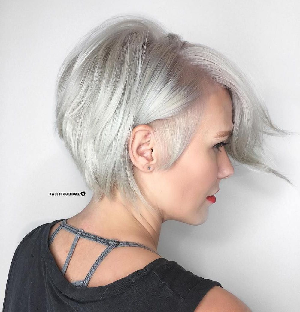 Featured Photo of Silver Side Parted Pixie Bob Haircuts