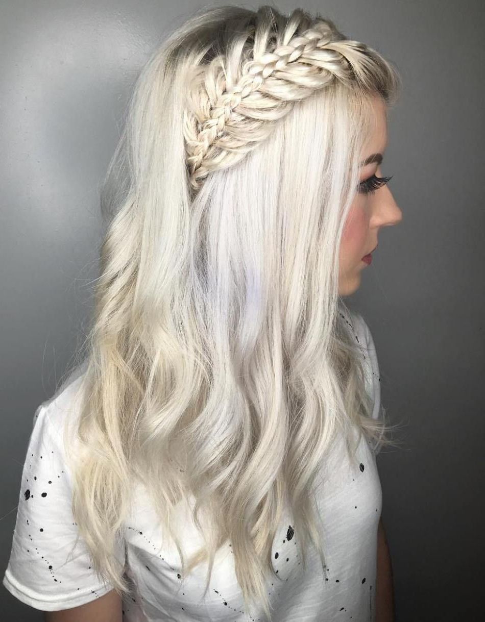 Featured Photo of Elegant Blonde Mermaid Braid Hairstyles