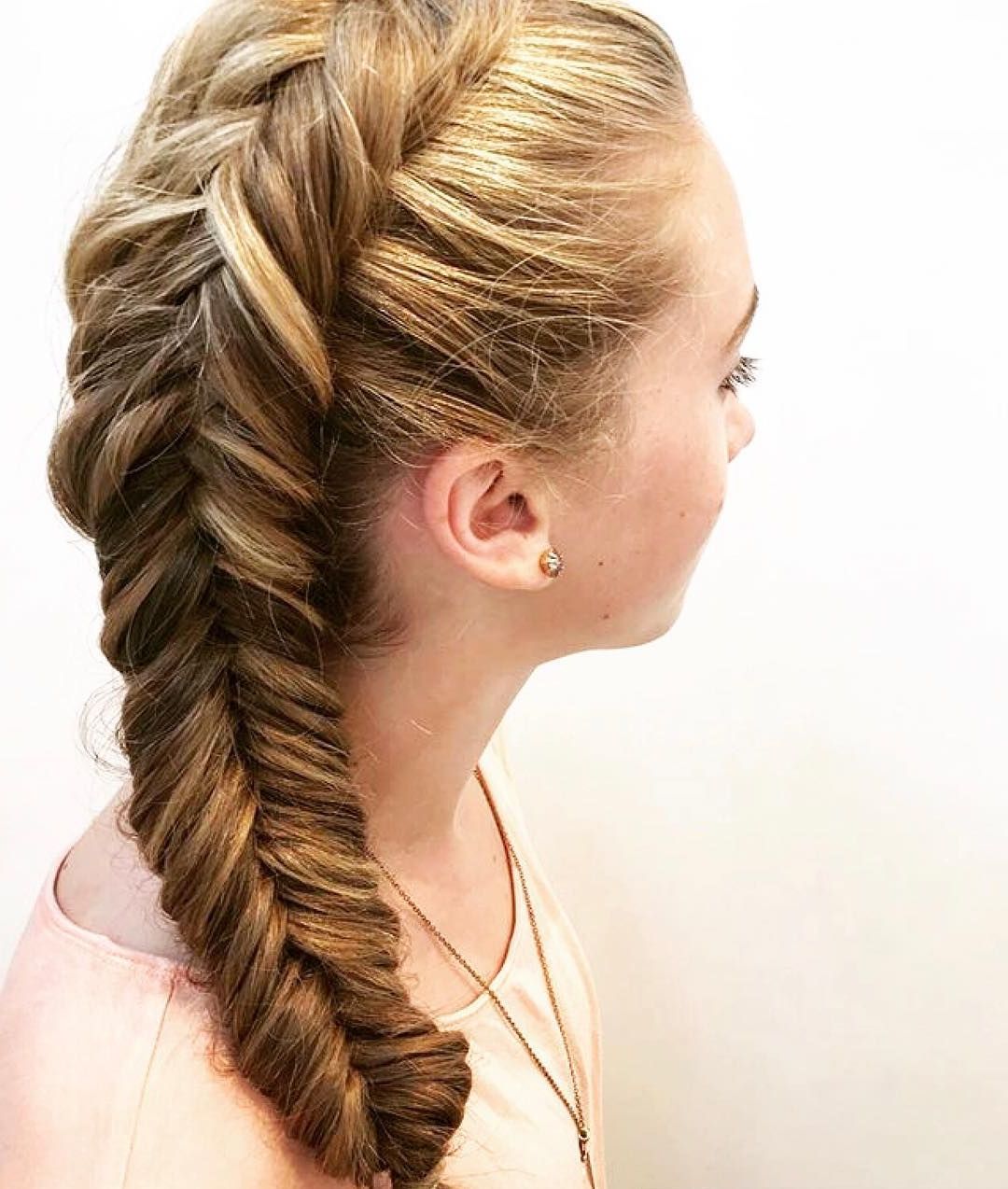 Featured Photo of Rope And Fishtail Braid Hairstyles