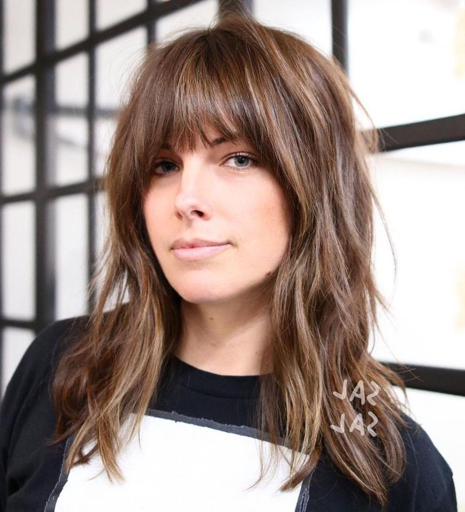 Featured Photo of Medium Tousled Haircuts With Bangs